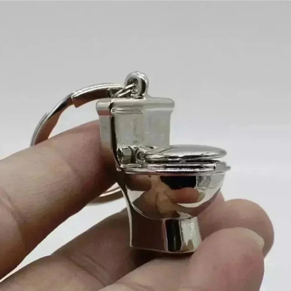 Mini toilet hot Keychain - Picture 2 of 2